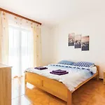 Pet Friendly In Pula