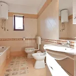 Pet Friendly Apartment In Pula *