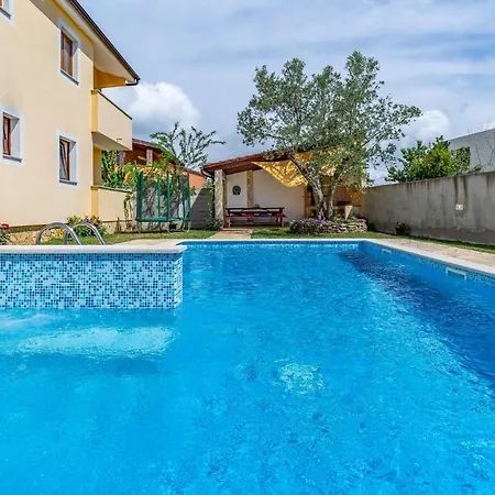 Pet Friendly Apartment In Pula * Pula