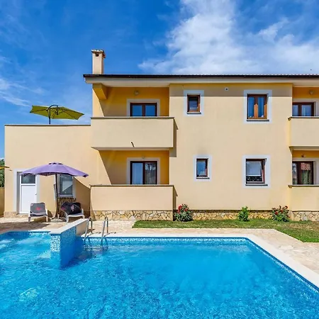 Casa de Férias Pet Friendly Apartment In Pula *