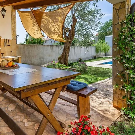 Casa de Férias Pet Friendly Apartment In Pula