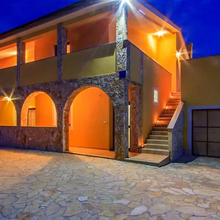 Casa de Férias Pet Friendly Apartment In Pula *