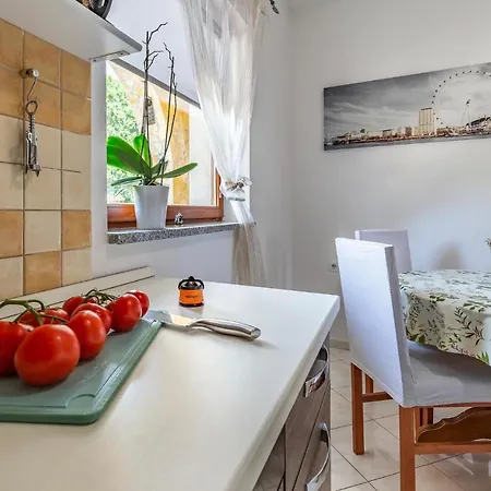 Casa de Férias Pet Friendly Apartment In Pula
