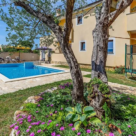 Pet Friendly Apartment In Pula Casa de Férias