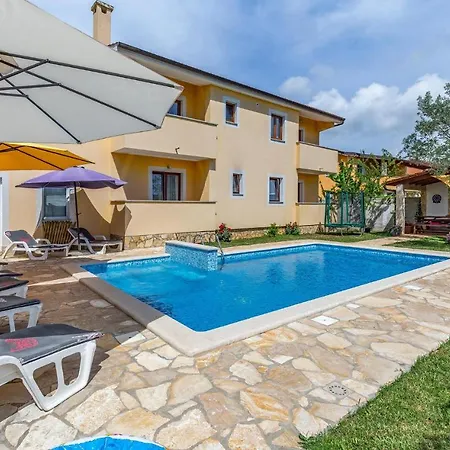 Pet Friendly Apartment In Pula * Pula