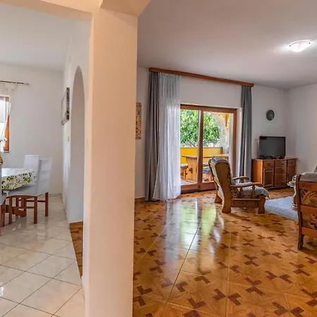 Pet Friendly Apartment In Pula Hébergement de vacances *