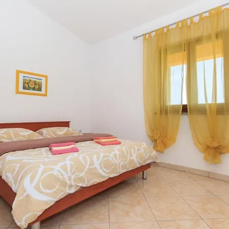 Pet Friendly Apartment In Pula Hébergement de vacances *