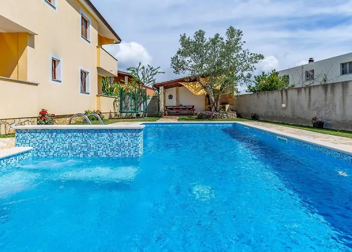 Pet Friendly Apartment In Pula * Pula