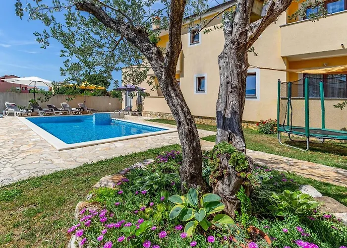 Pet Friendly Apartment In Pula Holiday home