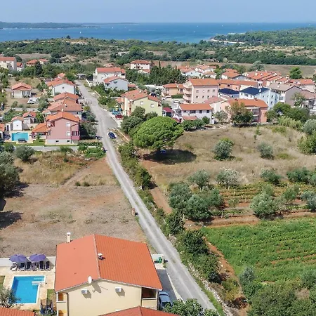 Pet Friendly Apartment In Pula Pula