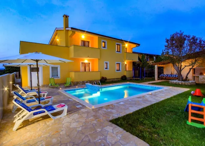 Pet Friendly Apartment In Pula Pula