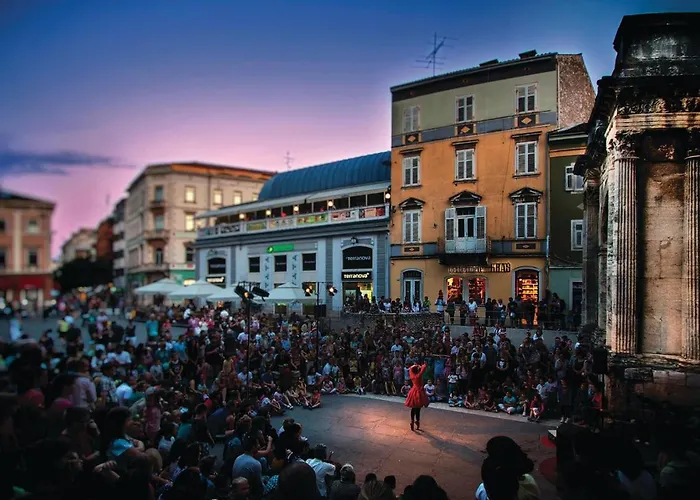 Pet Friendly Apartment In Pula Tatil Evi